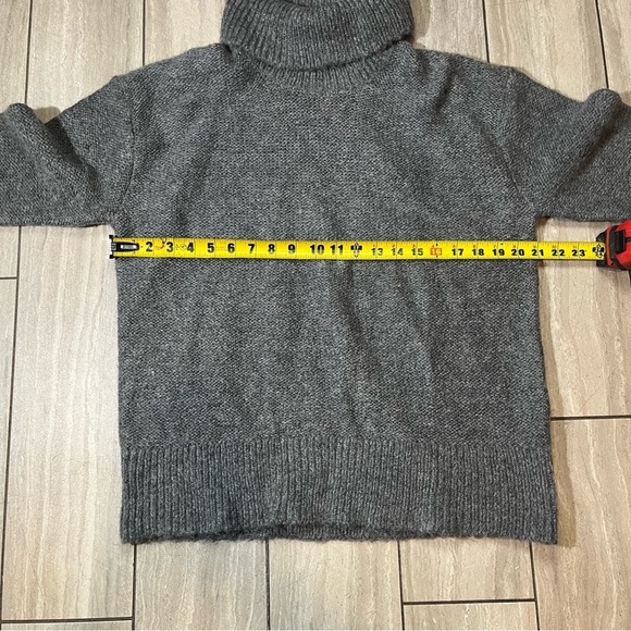 Banana Republic Womens Grey Wool/Alpaca Blend Grey Turtleneck Size Small - Picture 3 of 5